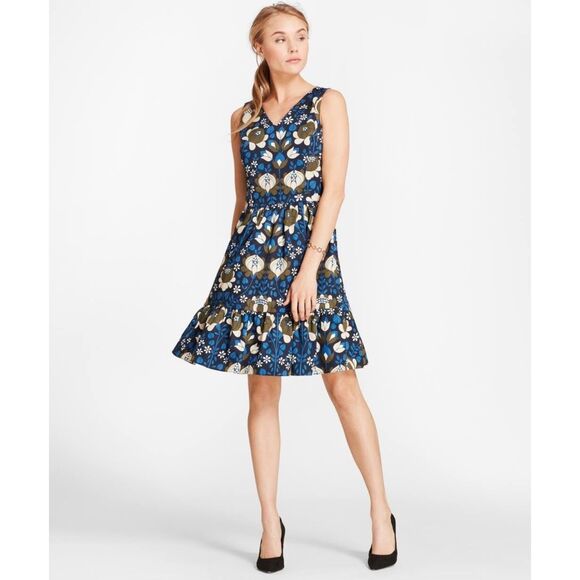 Brooks Brothers Red Fleece Preppy Blue Whimsical Floral Shift Dress Size 6 Small - Picture 1 of 9